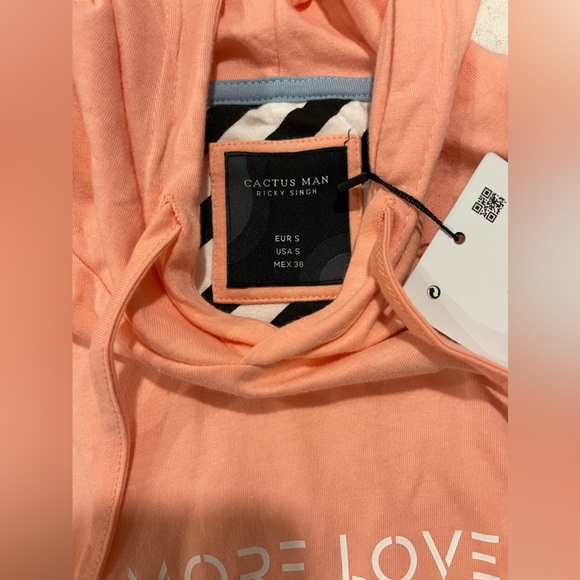 New hooded tshirt pale pink peachy salmon color - Picture 4 of 7